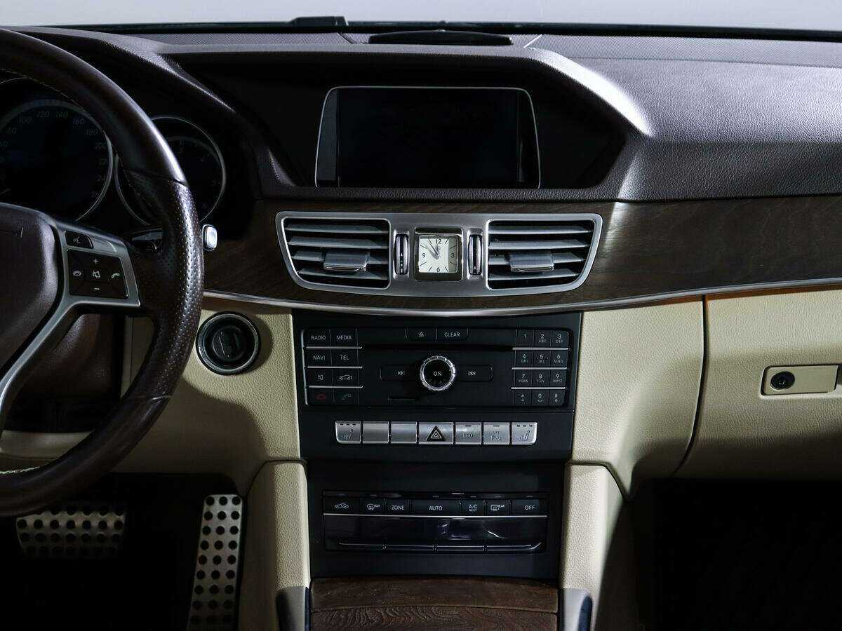 Mercedes-Benz E-Класс 2015 года с пробегом. Фото: #10