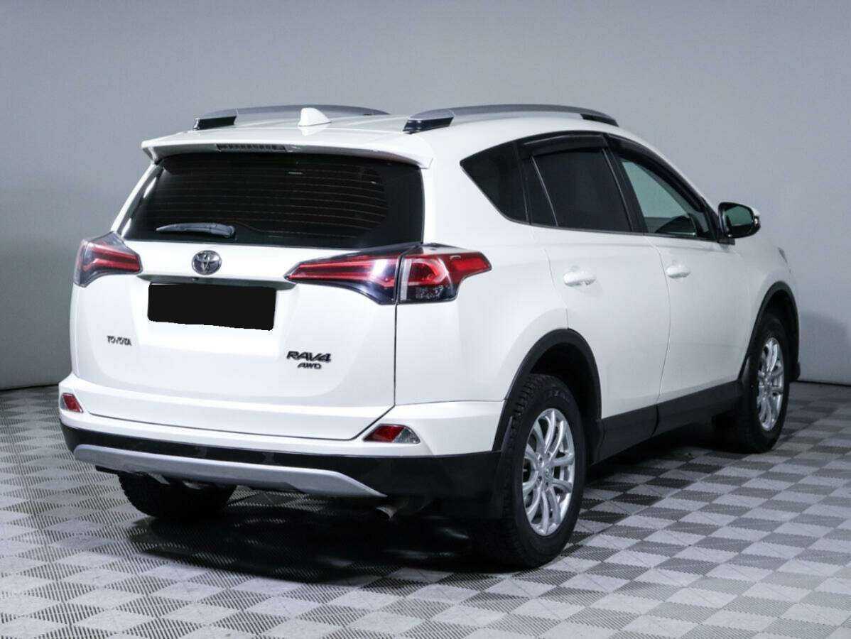 Toyota RAV4 2017 года с пробегом. Фото: #4