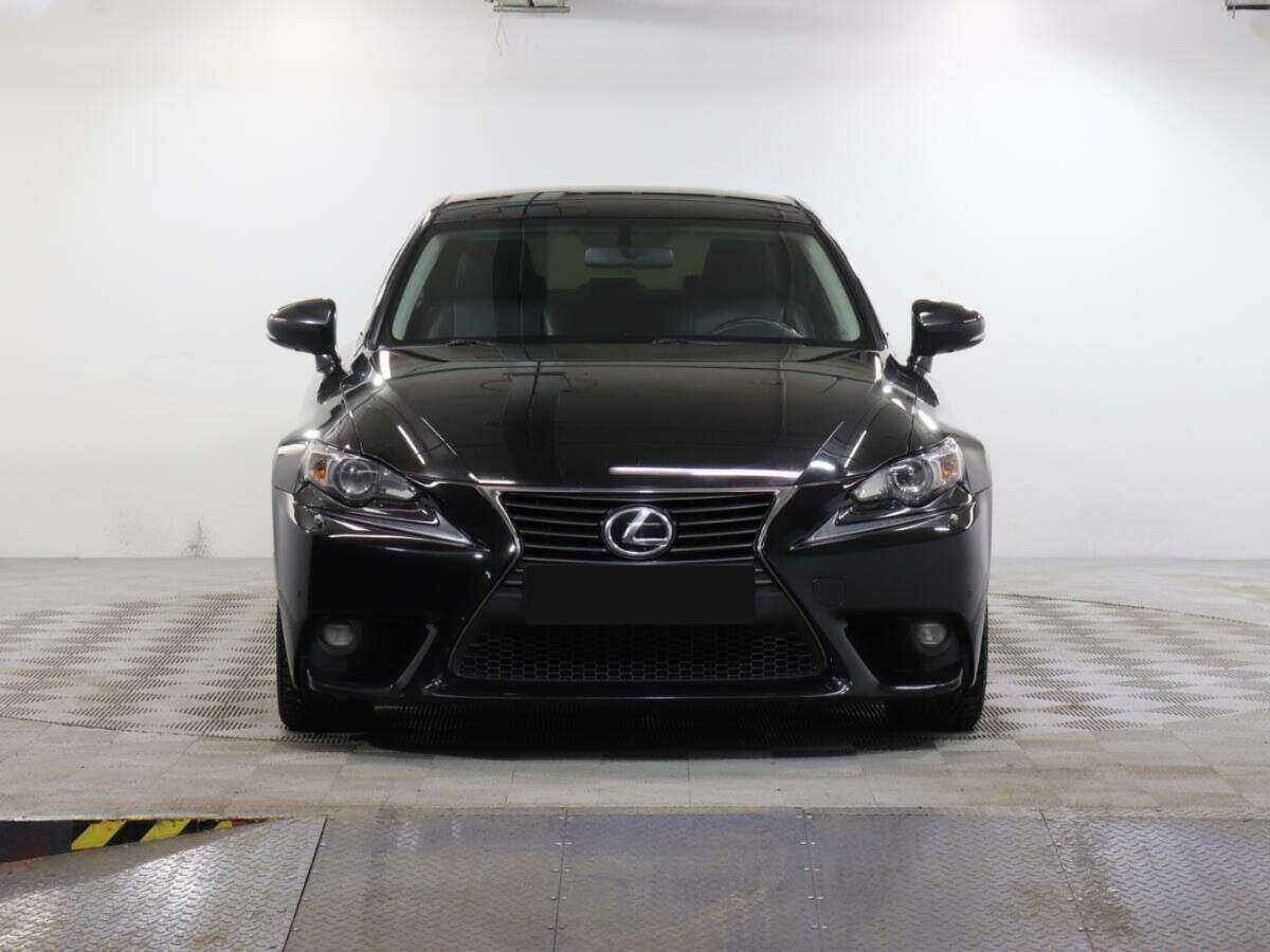 Lexus IS 2015 года с пробегом. Фото: #1