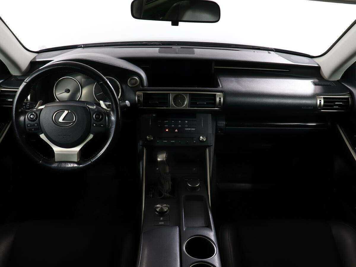 Lexus IS 2015 года с пробегом. Фото: #8