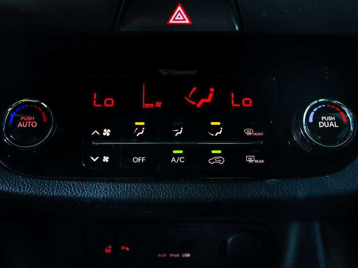 Б/У Киа Спортейдж 2012 года. Фото: #11