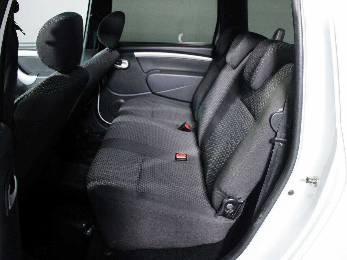 Б/У Лада (ВАЗ) Ларгус 2017 года. Фото: #9