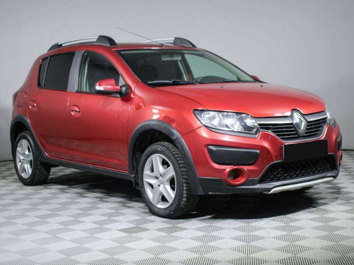 Б/У Рено Сандеро 2015 года. Фото: #2