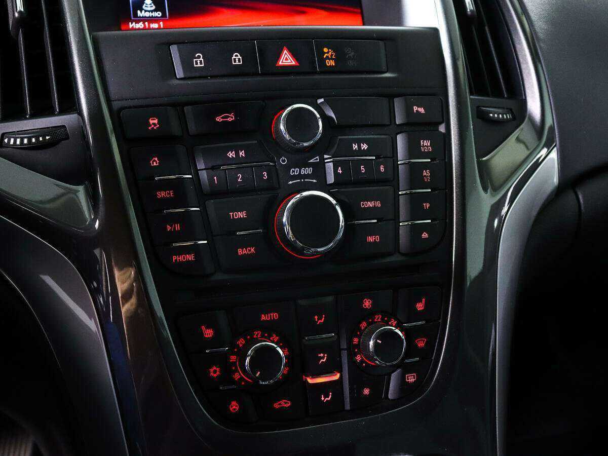 Б/У Опель Астра 2014 года. Фото: #12