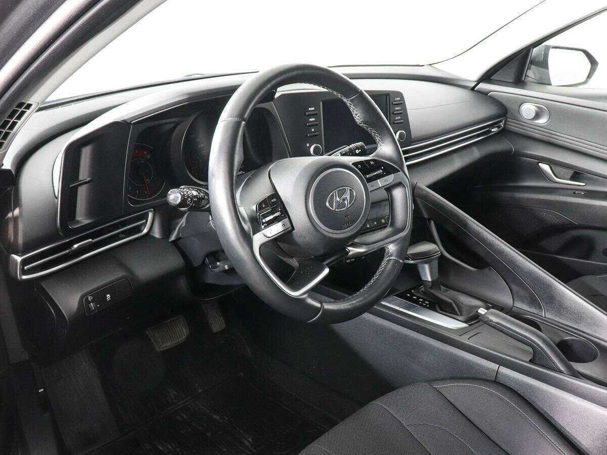 Hyundai Elantra 2022 года с пробегом. Фото: #9