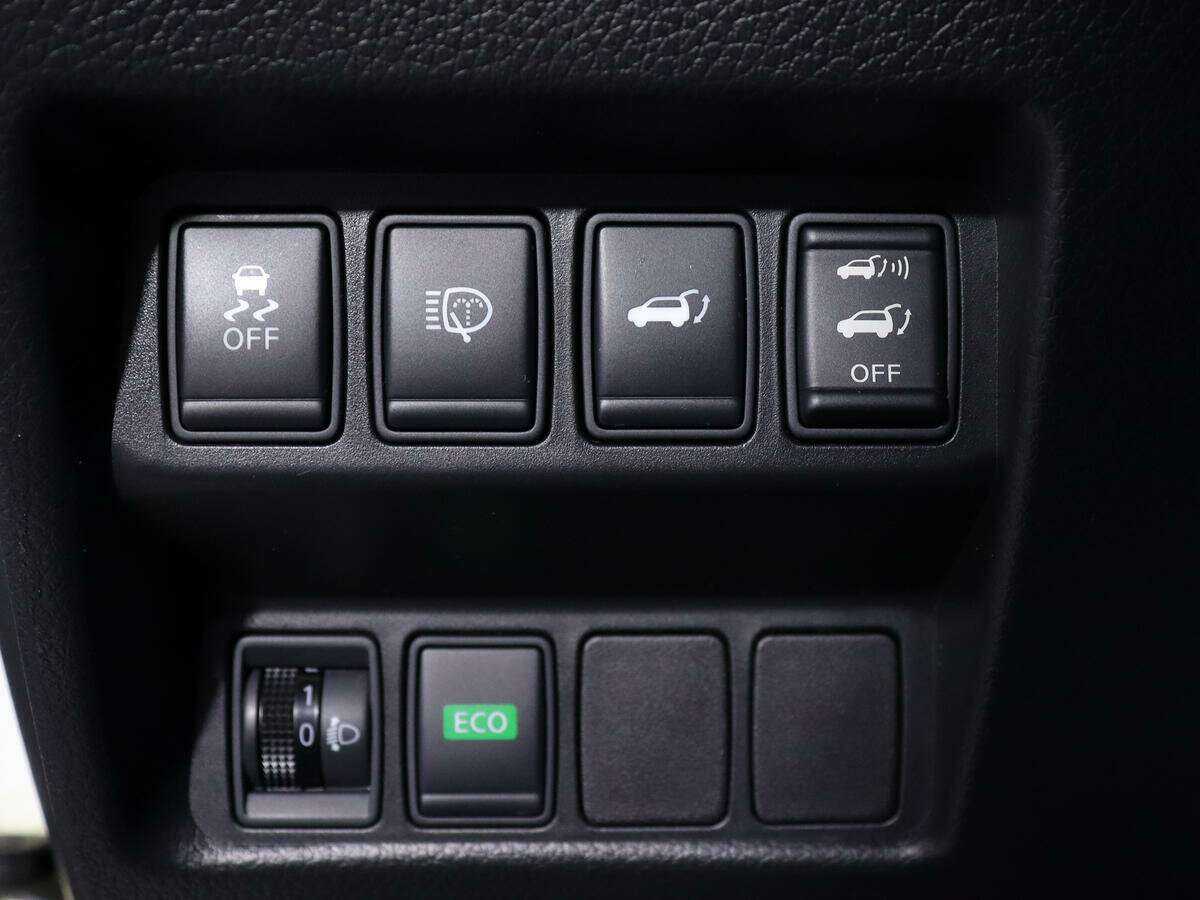 Б/У Ниссан Икс-Трейл 2015 года. Фото: #17