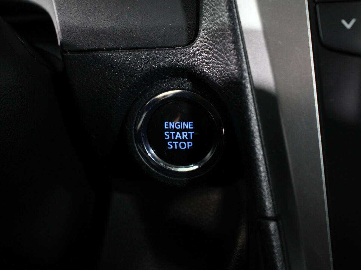 Toyota Camry 2018 года с пробегом. Фото: #21