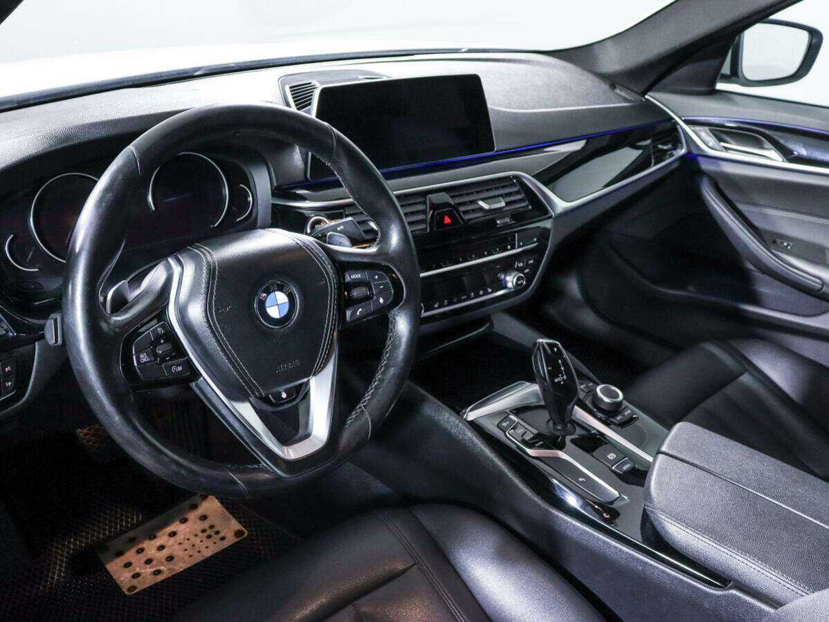 BMW 5 серии 2018 года с пробегом. Фото: #11