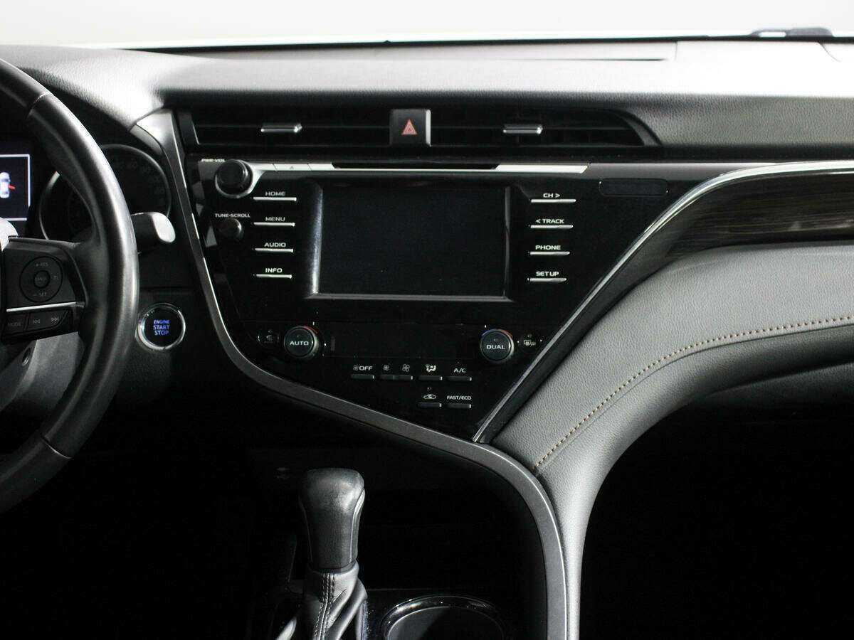 Toyota Camry 2020 года с пробегом. Фото: #12