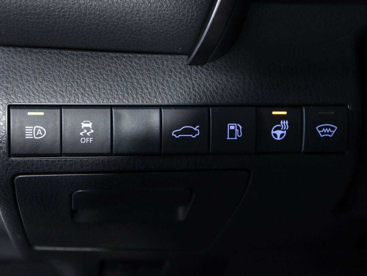 Toyota Camry 2018 года с пробегом. Фото: #14