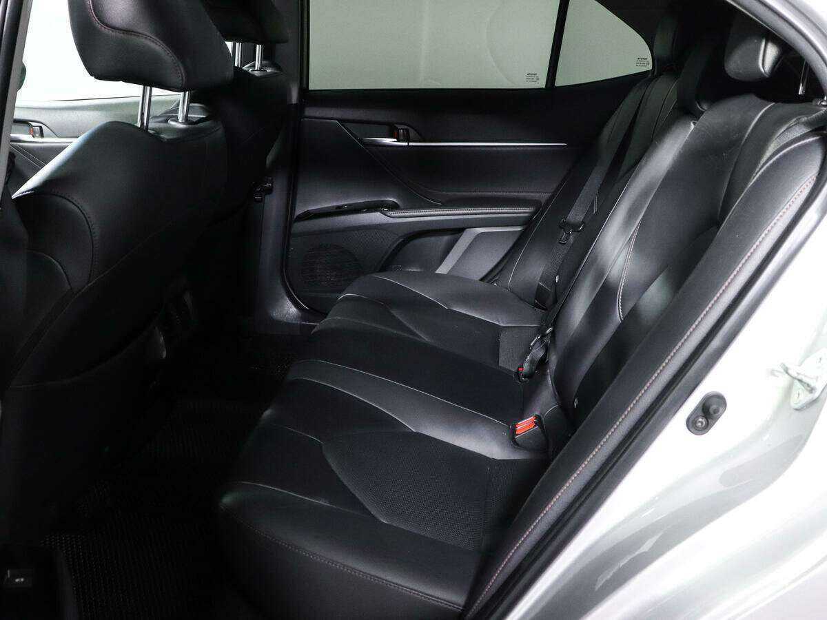 Toyota Camry 2020 года с пробегом. Фото: #9