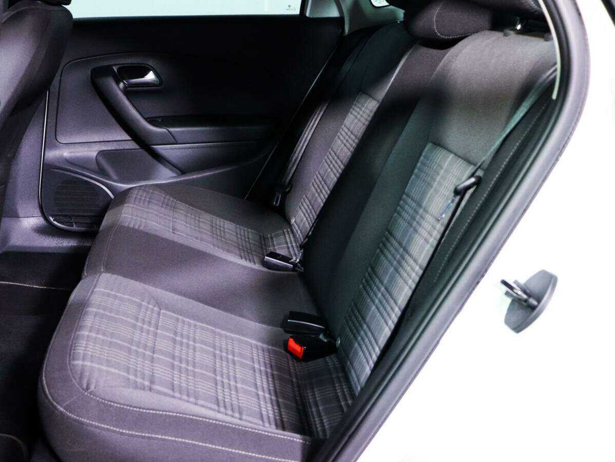 Б/У Фольксваген Поло 2017 года. Фото: #9