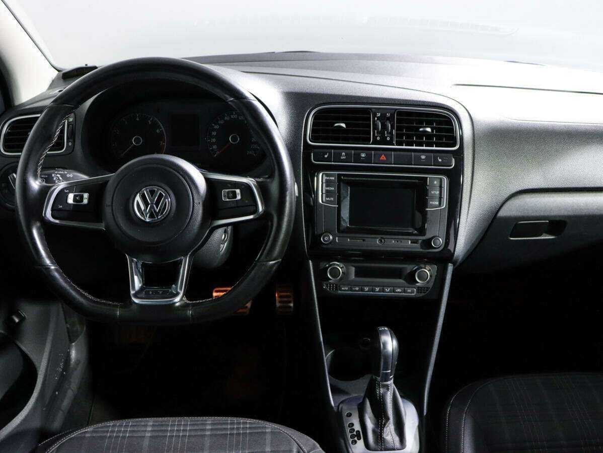 Б/У Фольксваген Поло 2017 года. Фото: #11