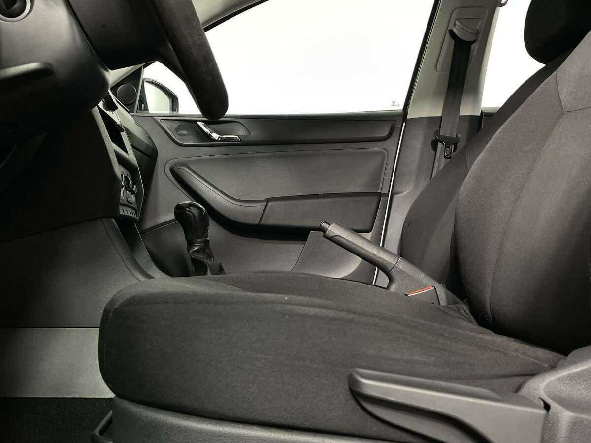 Б/У Шкода Рапид 2016 года. Фото: #8