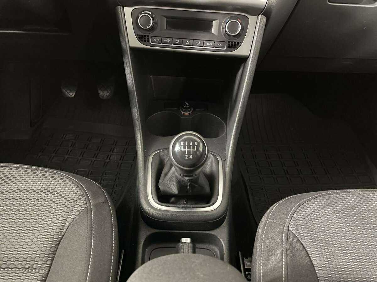 Б/У Фольксваген Поло 2015 года. Фото: #11