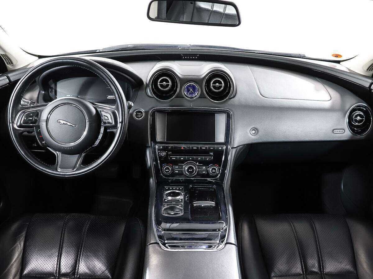 Jaguar XJ 2013 года с пробегом. Фото: #11