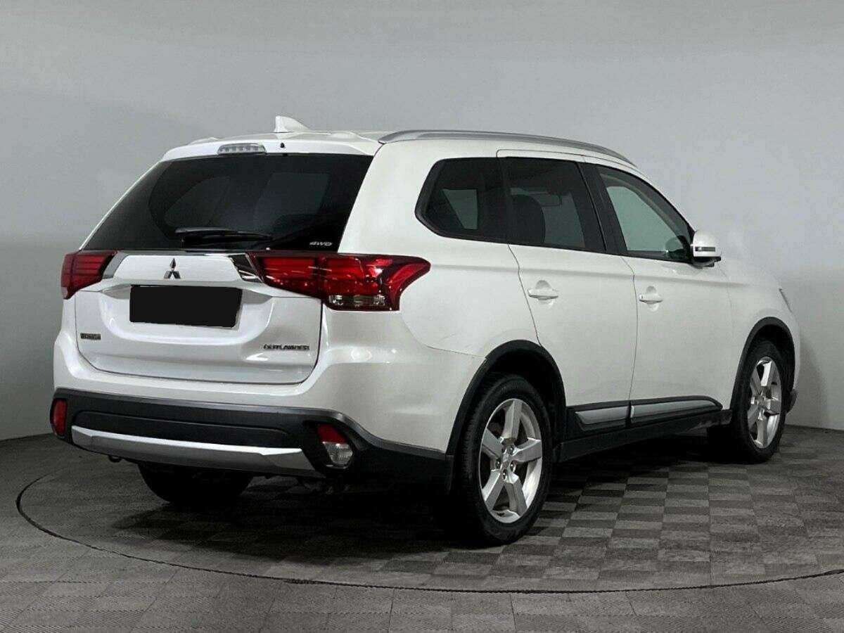 Mitsubishi Outlander 2018 года с пробегом. Фото: #4