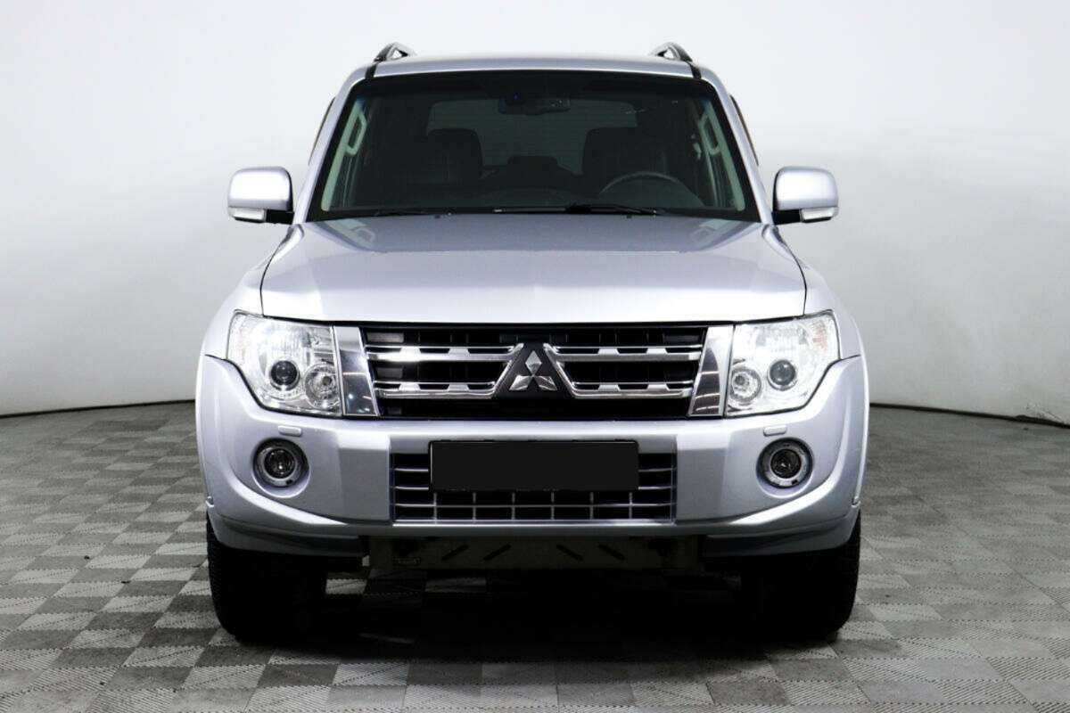 Mitsubishi Pajero 2012 года с пробегом. Фото: #1