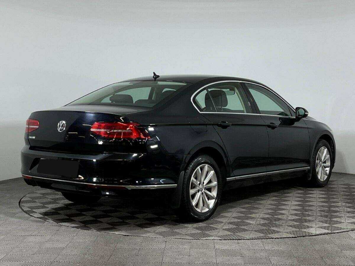 Volkswagen Passat 2017 года с пробегом. Фото: #4