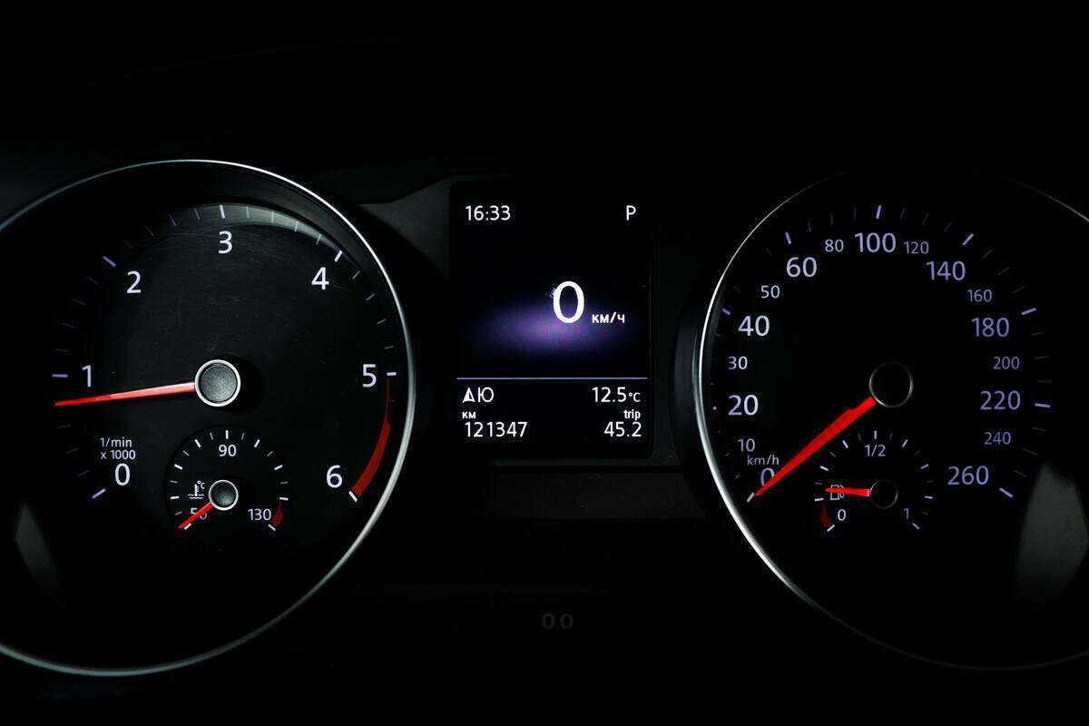 Б/У Фольксваген Пассат 2019 года. Фото: #9