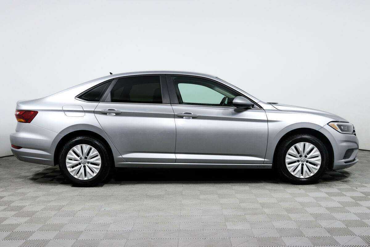 Volkswagen Jetta 2019 года с пробегом. Фото: #3