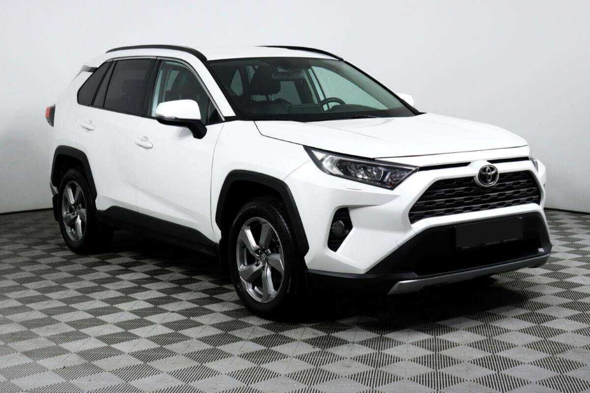 Toyota RAV4 2020 года с пробегом. Фото: #2