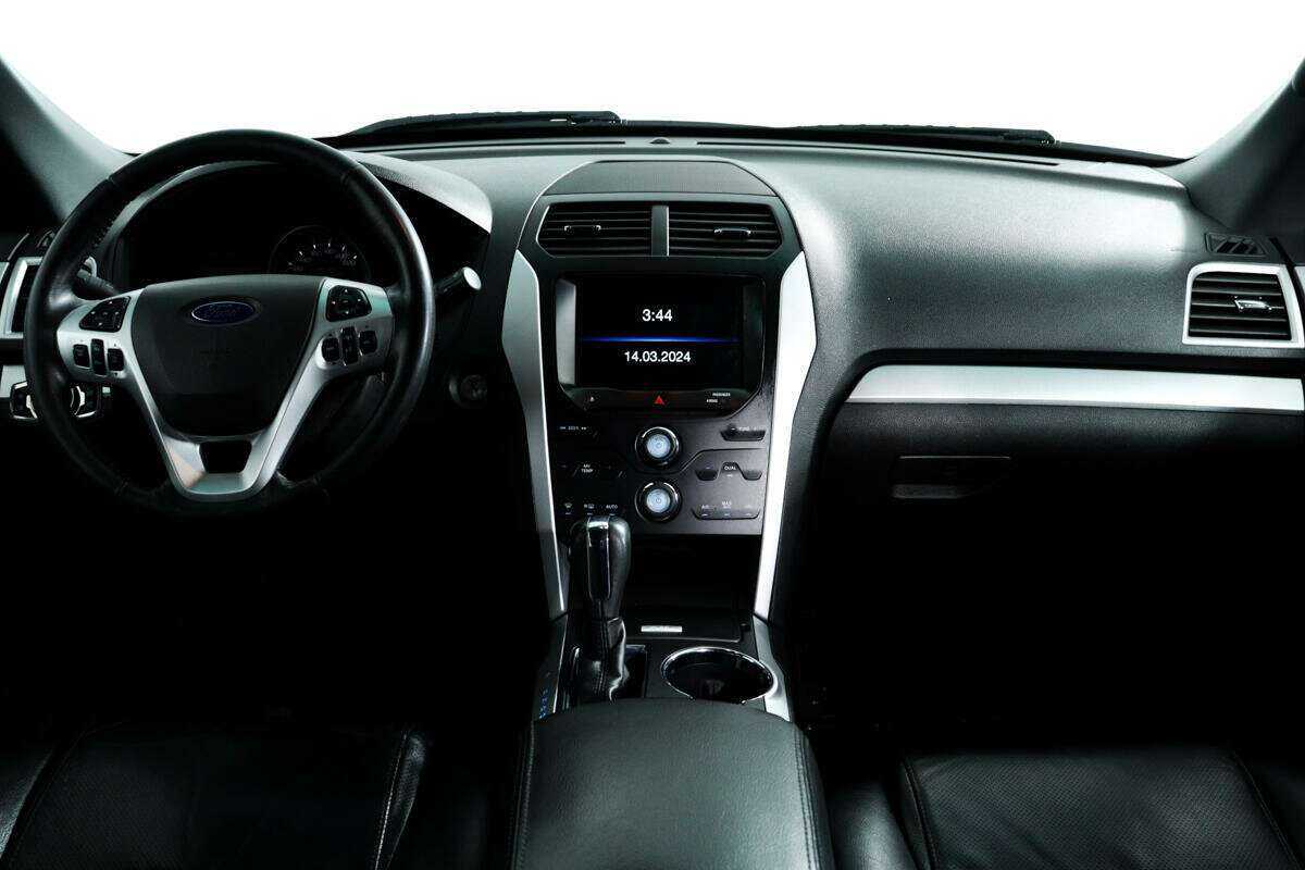 Ford Explorer 2015 года с пробегом. Фото: #10