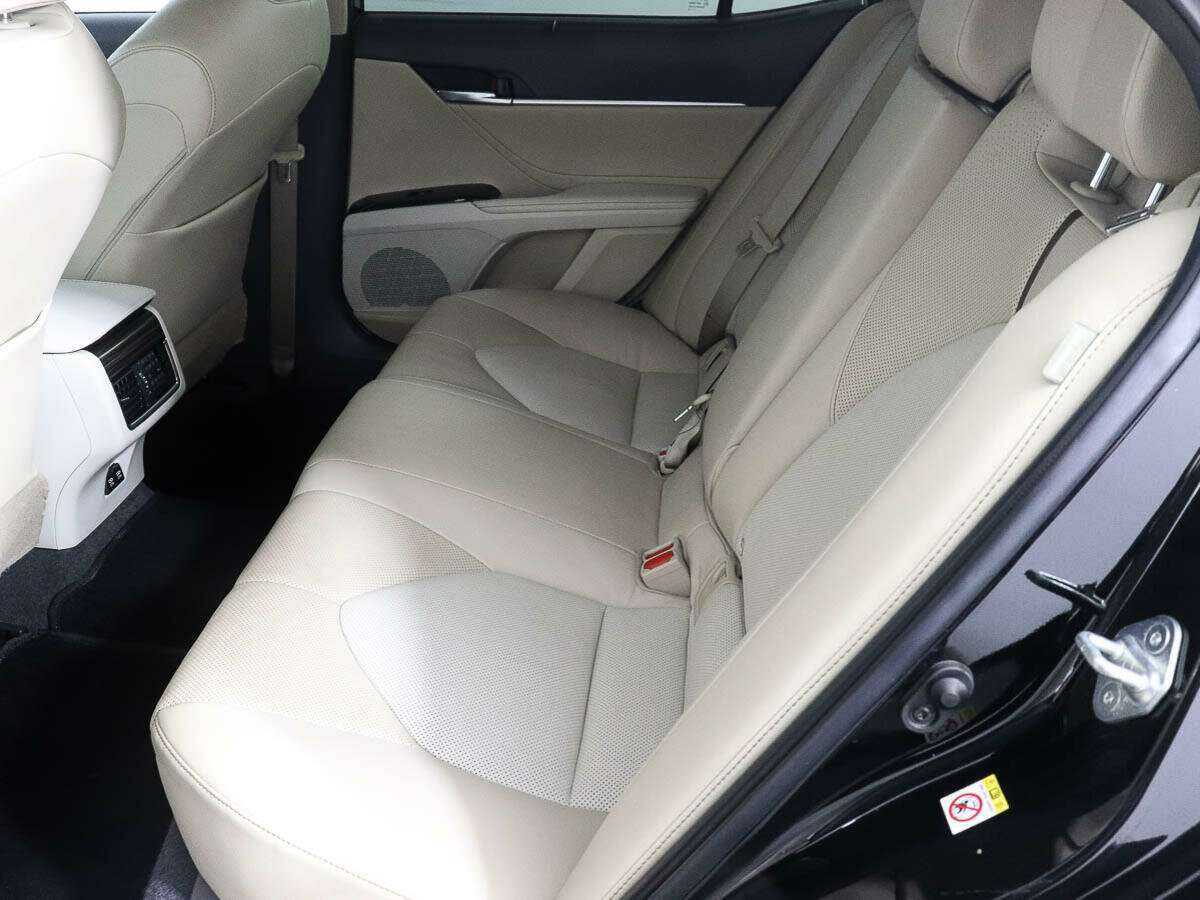 Toyota Camry 2018 года с пробегом. Фото: #7