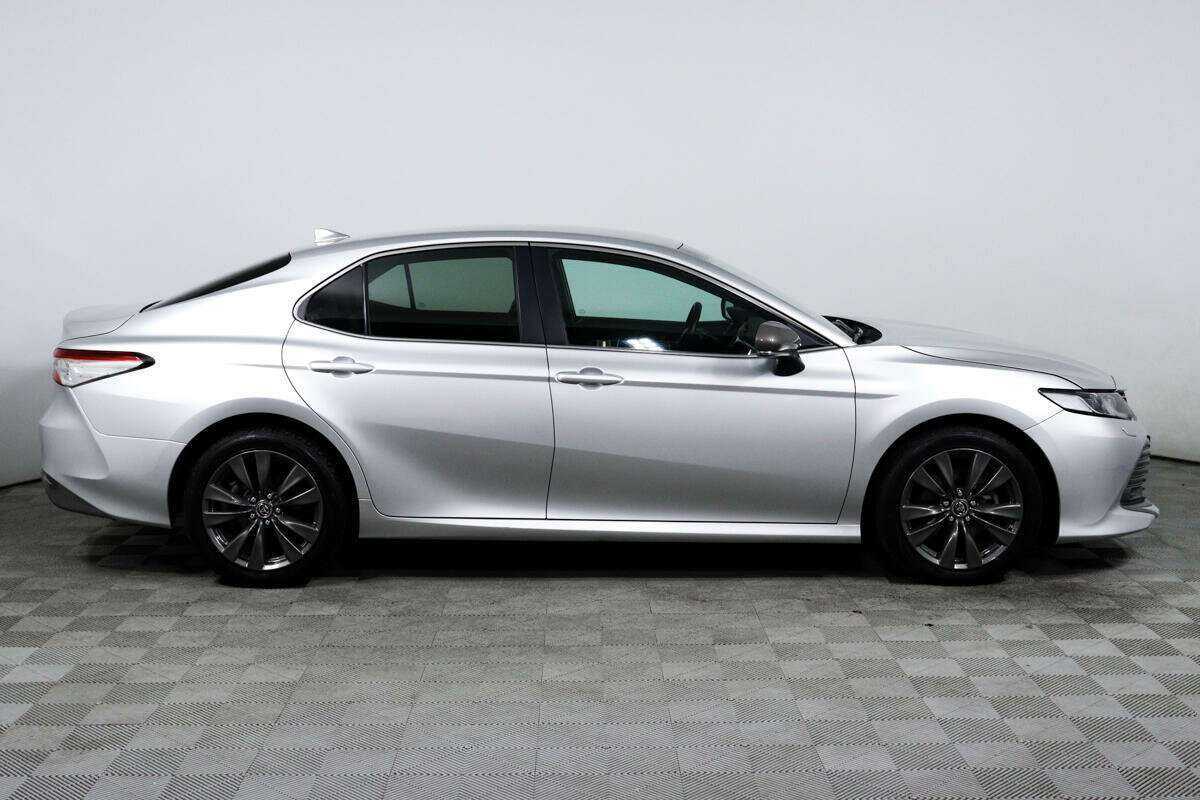 Toyota Camry 2018 года с пробегом. Фото: #3
