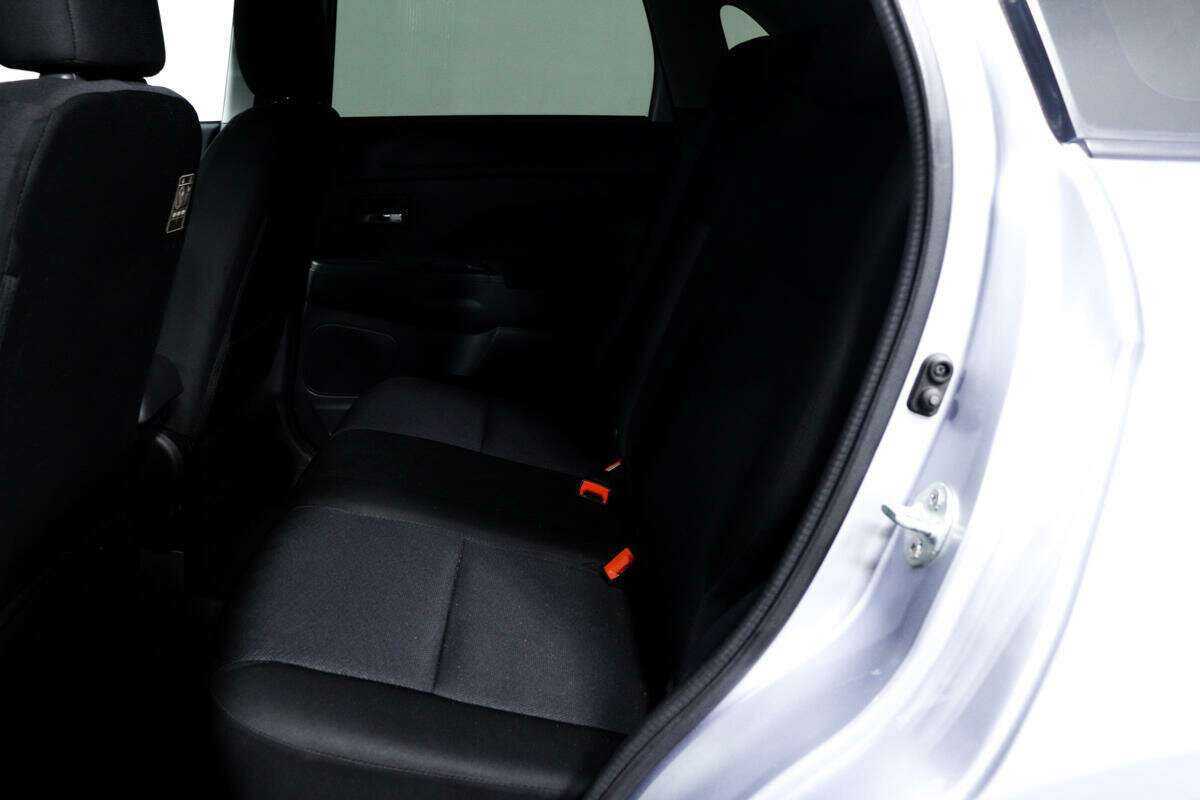 Б/У Митсубиши АС-Икс 2012 года. Фото: #11