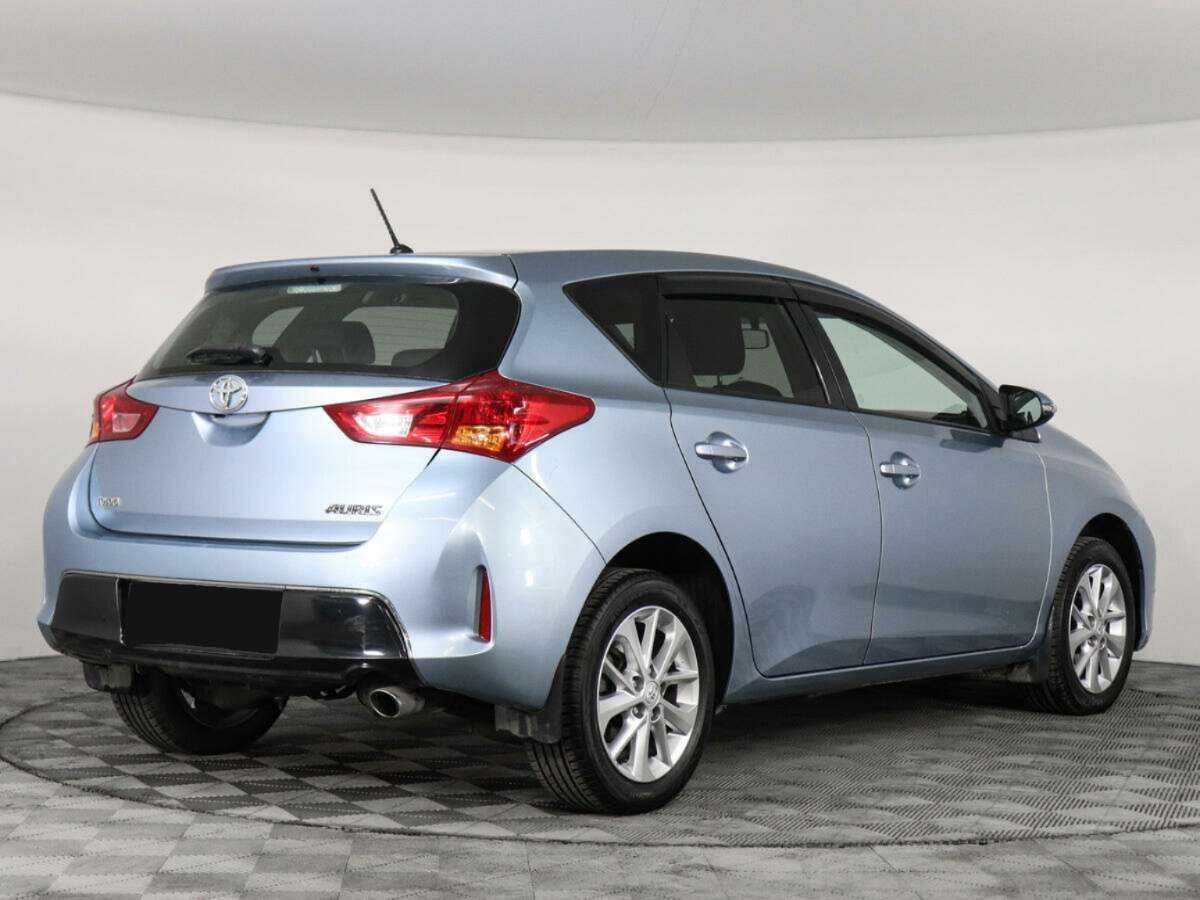 Б/У Тойота Аурис 2013 года. Фото: #4