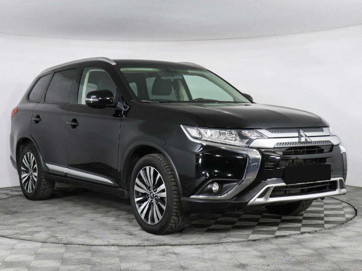 Mitsubishi Outlander 2018 года с пробегом. Фото: #2