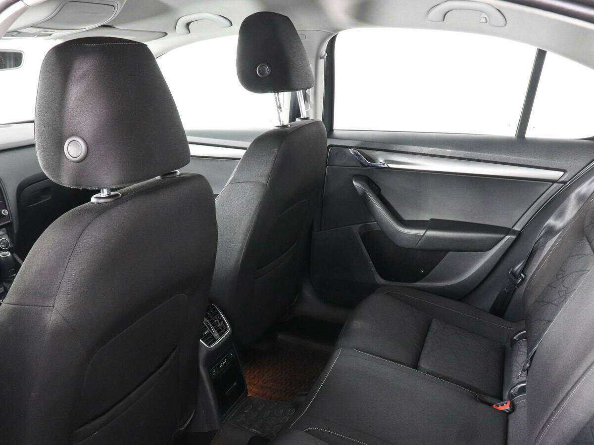 Б/У Шкода Октавия 2020 года. Фото: #10