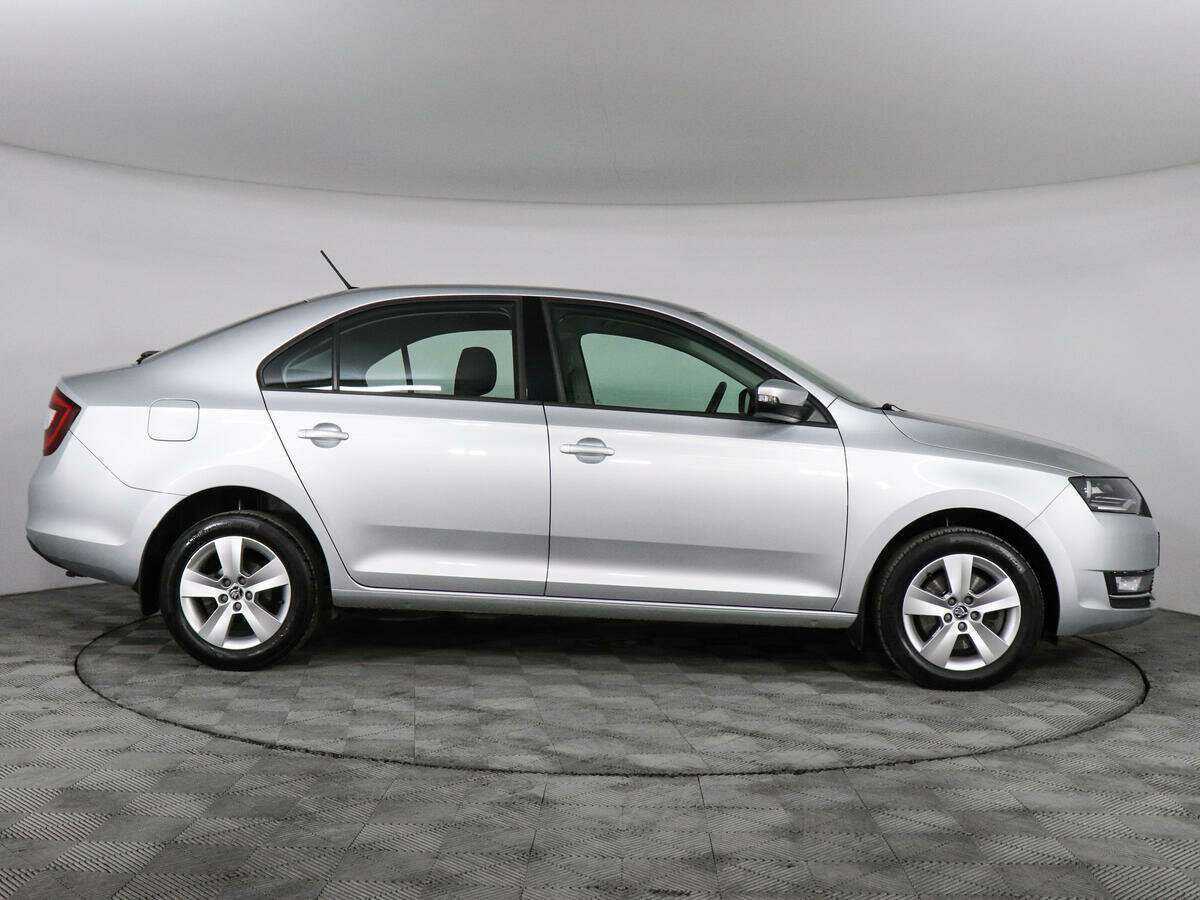 Б/У Шкода Рапид 2019 года. Фото: #3