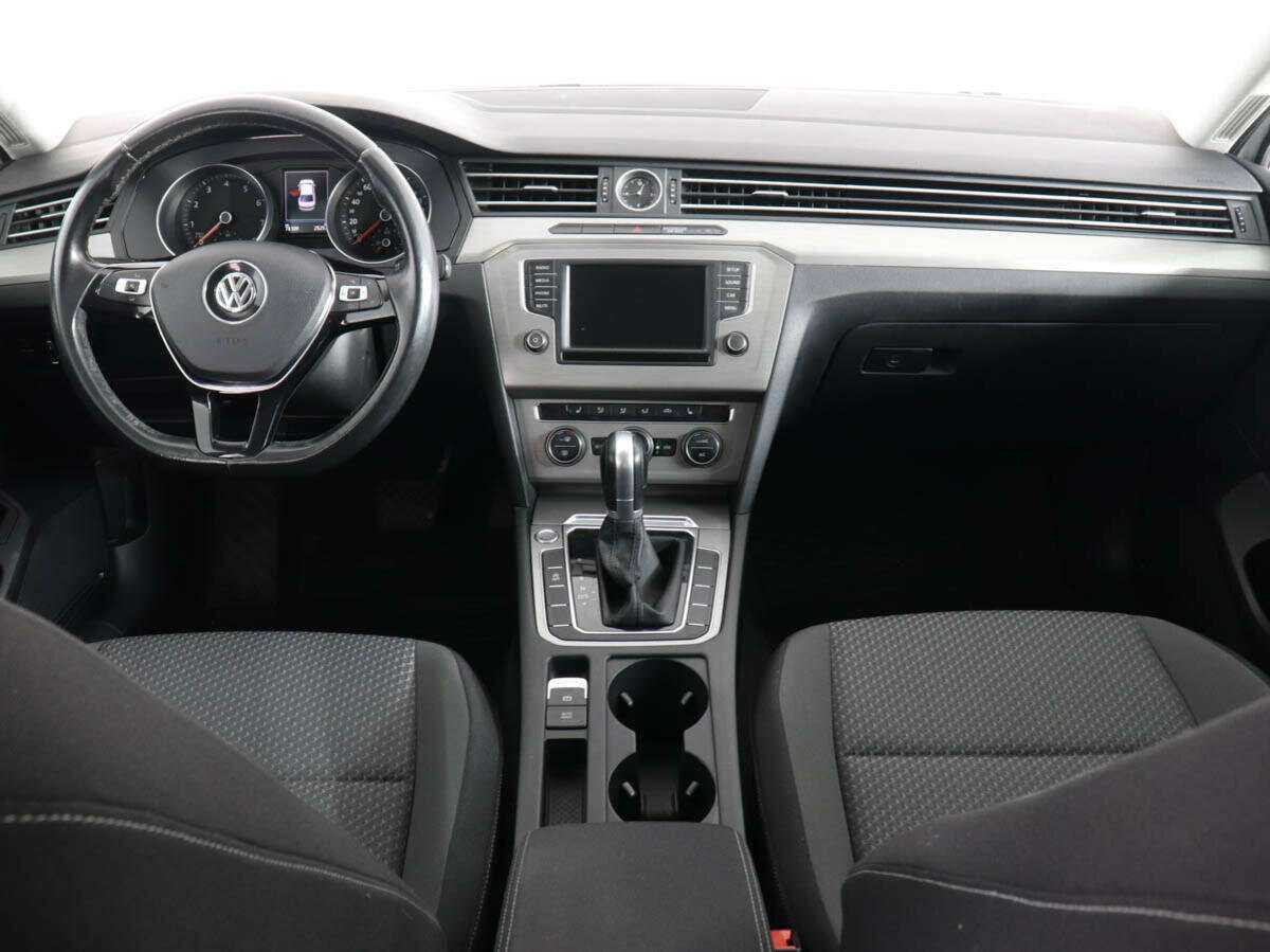 Б/У Фольксваген Пассат 2016 года. Фото: #10