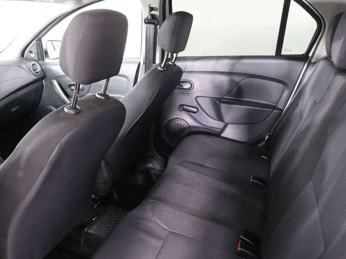 Б/У Рено Логан 2014 года. Фото: #7