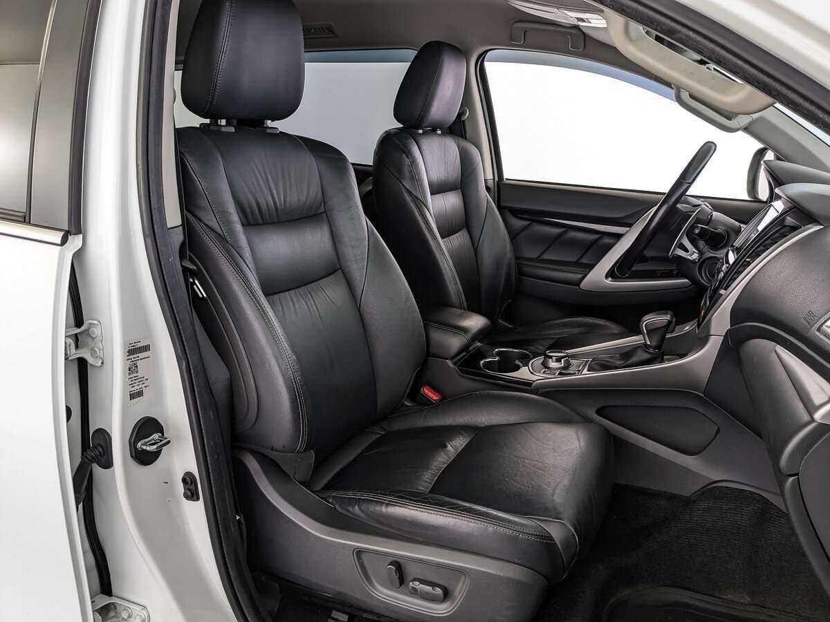 Mitsubishi Pajero Sport 2017 года с пробегом. Фото: #19