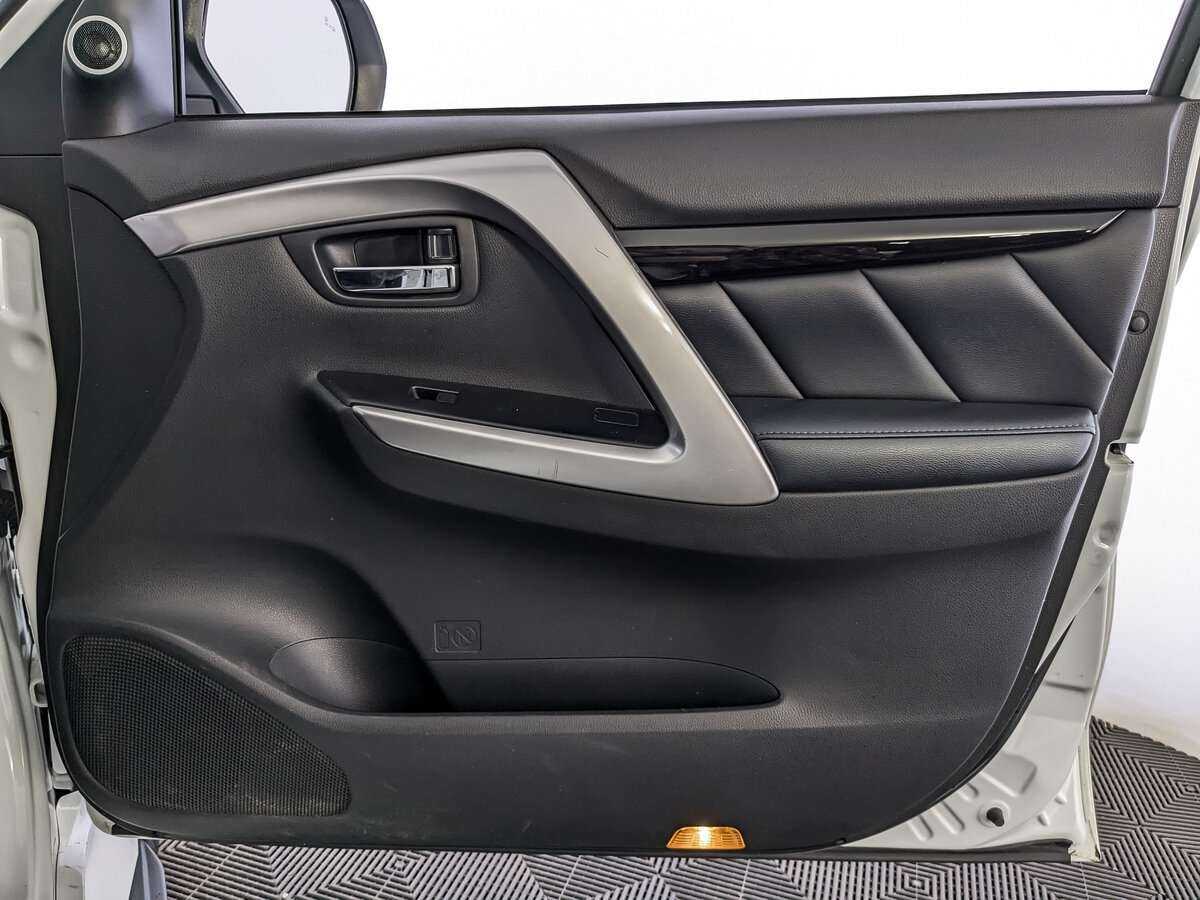 Mitsubishi Pajero Sport 2017 года с пробегом. Фото: #20