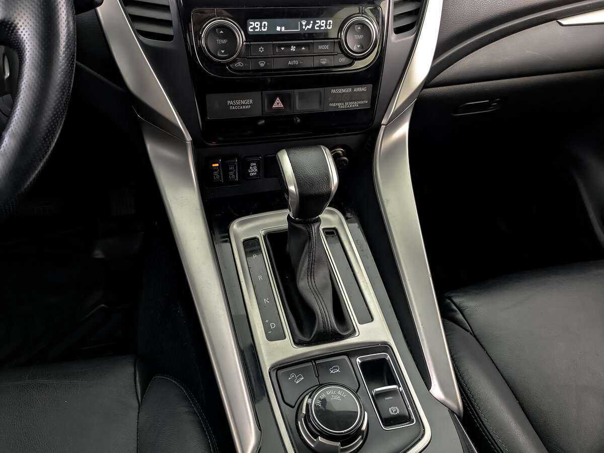 Mitsubishi Pajero Sport 2017 года с пробегом. Фото: #22