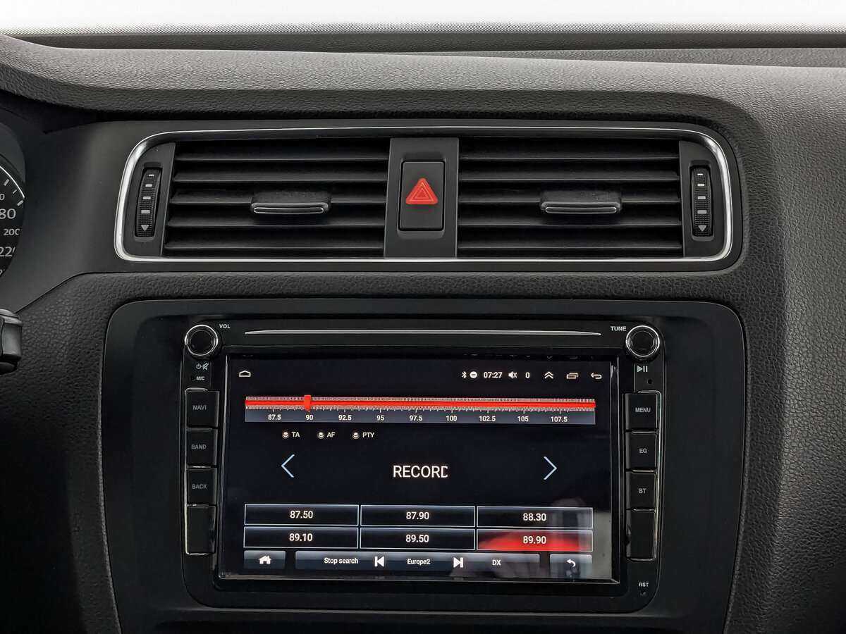 Б/У Фольксваген Джетта 2012 года. Фото: #11