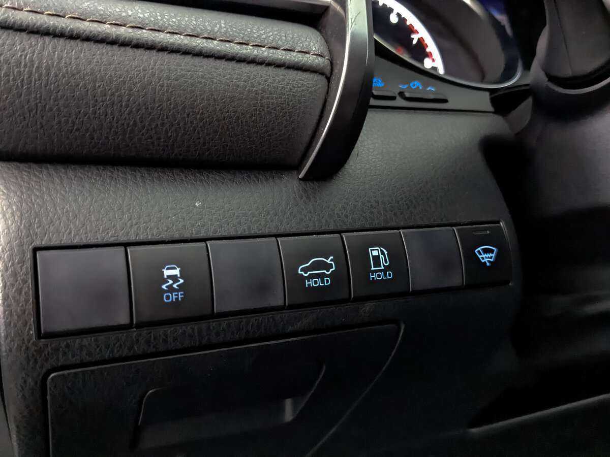 Toyota Camry 2021 года с пробегом. Фото: #21