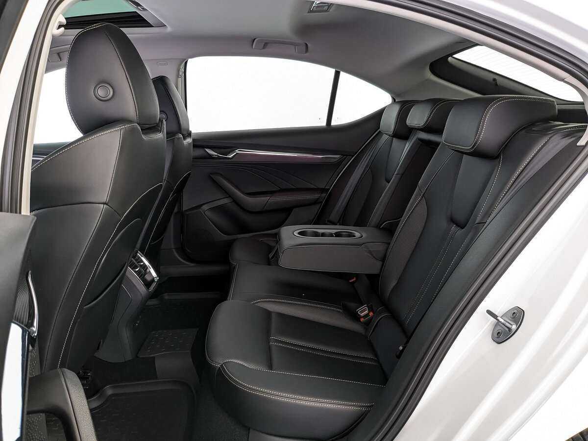 Skoda Octavia 2023 года с пробегом. Фото: #12