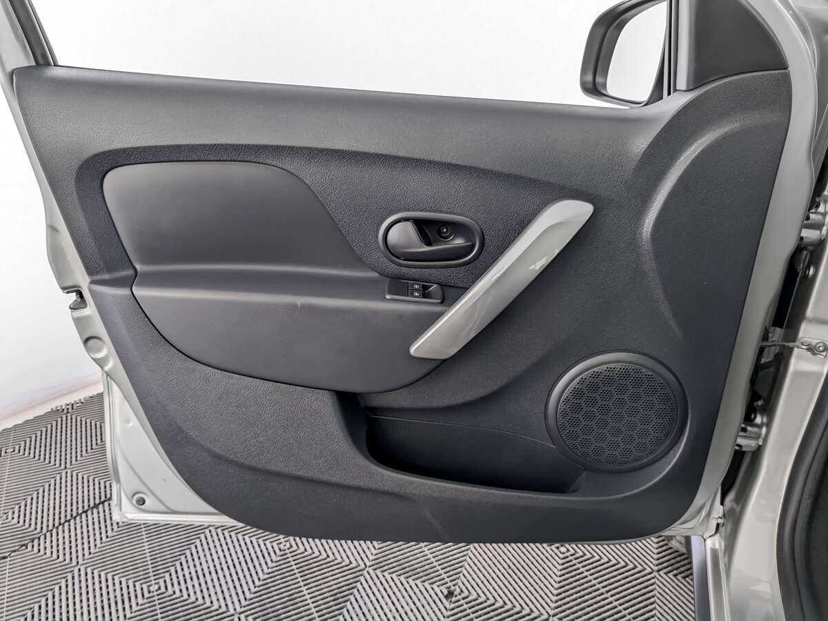 Б/У Рено Сандеро 2021 года. Фото: #16