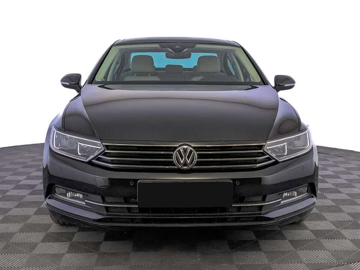 Volkswagen Passat 2018 года с пробегом. Фото: #1