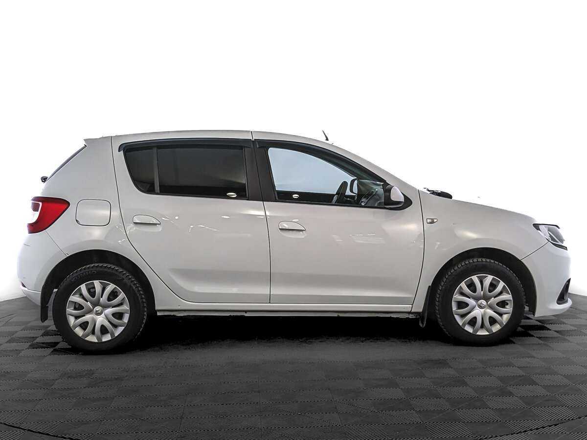 Б/У Рено Сандеро 2016 года. Фото: #3