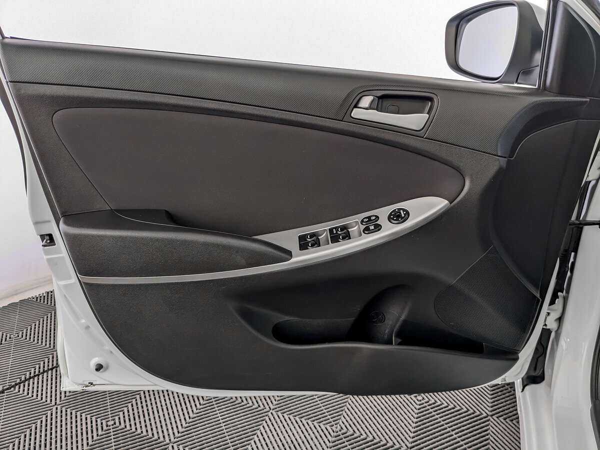 Б/У Хендай Солярис 2015 года. Фото: #12