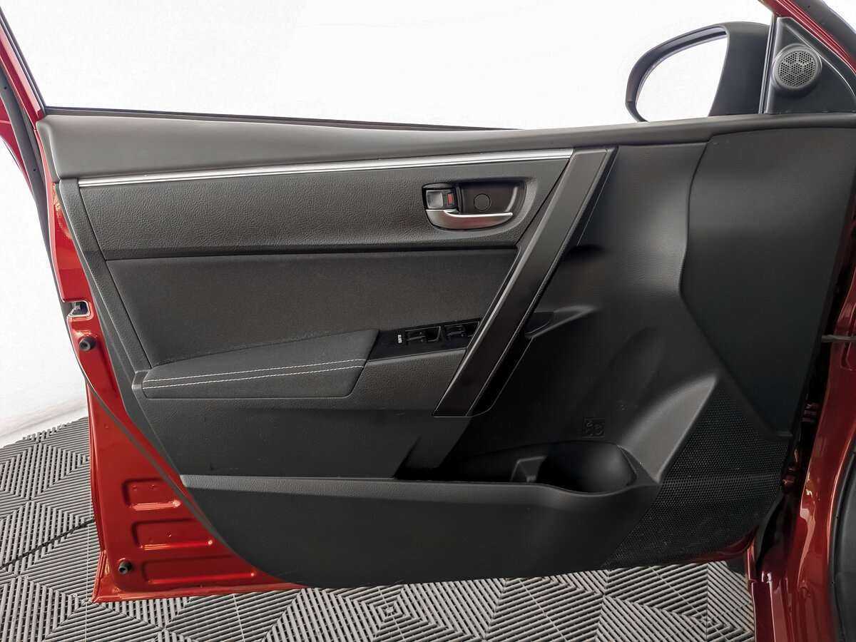 Б/У Тойота Королла 2018 года. Фото: #17