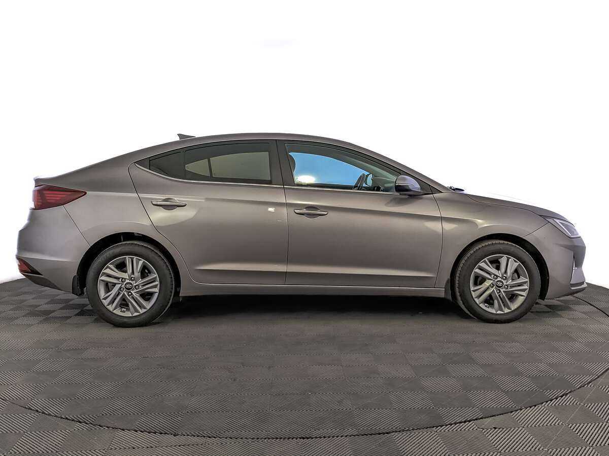 Hyundai Elantra 2019 года с пробегом. Фото: #3