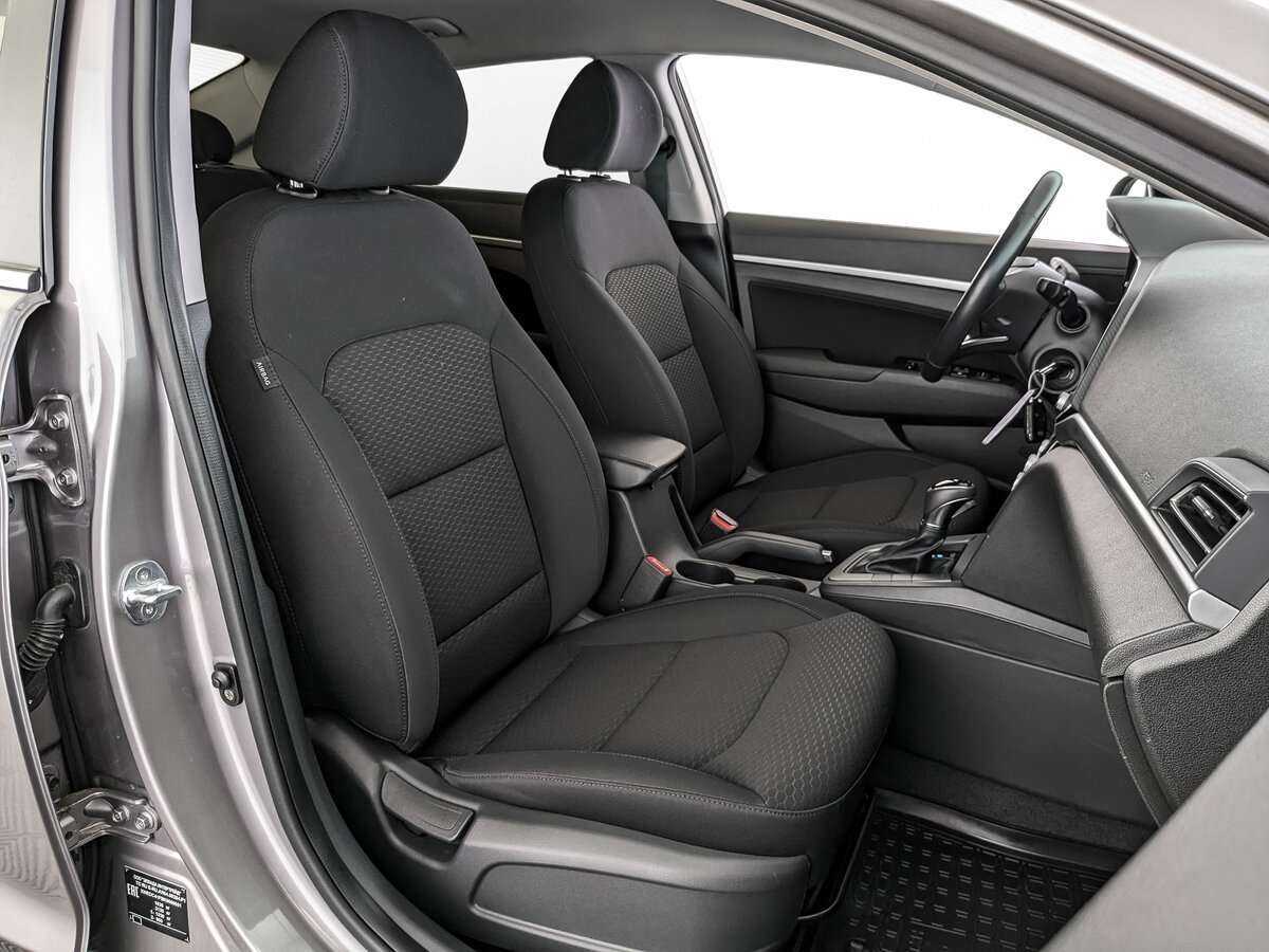 Hyundai Elantra 2019 года с пробегом. Фото: #18