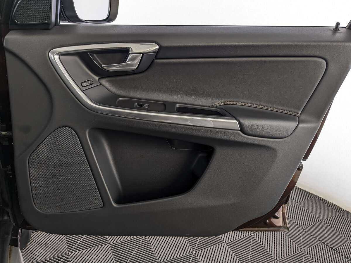 Volvo XC60 2015 года с пробегом. Фото: #20